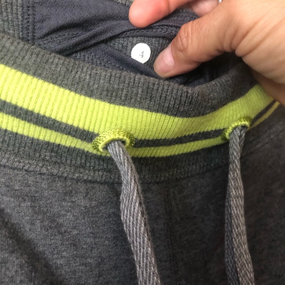 Lululemon cropped sweatpants - Picture 2 of 5